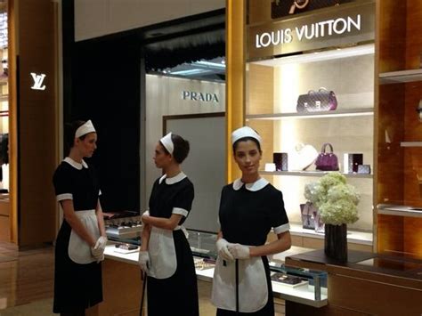 louis vuitton employee dress code|louis vuitton uniform.